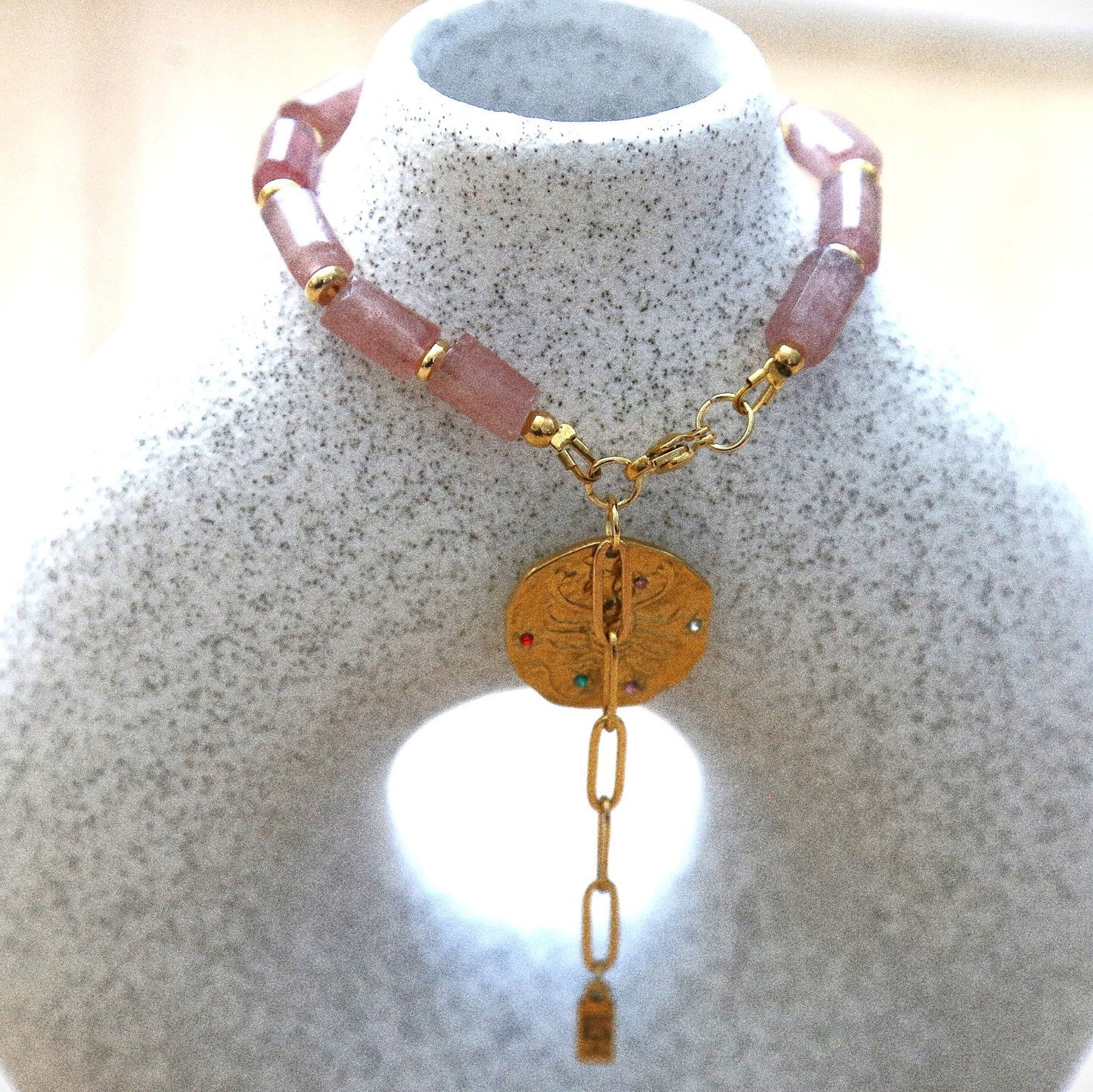 Bracelet talisman pierre totem Grenat - Médaille Scorpion