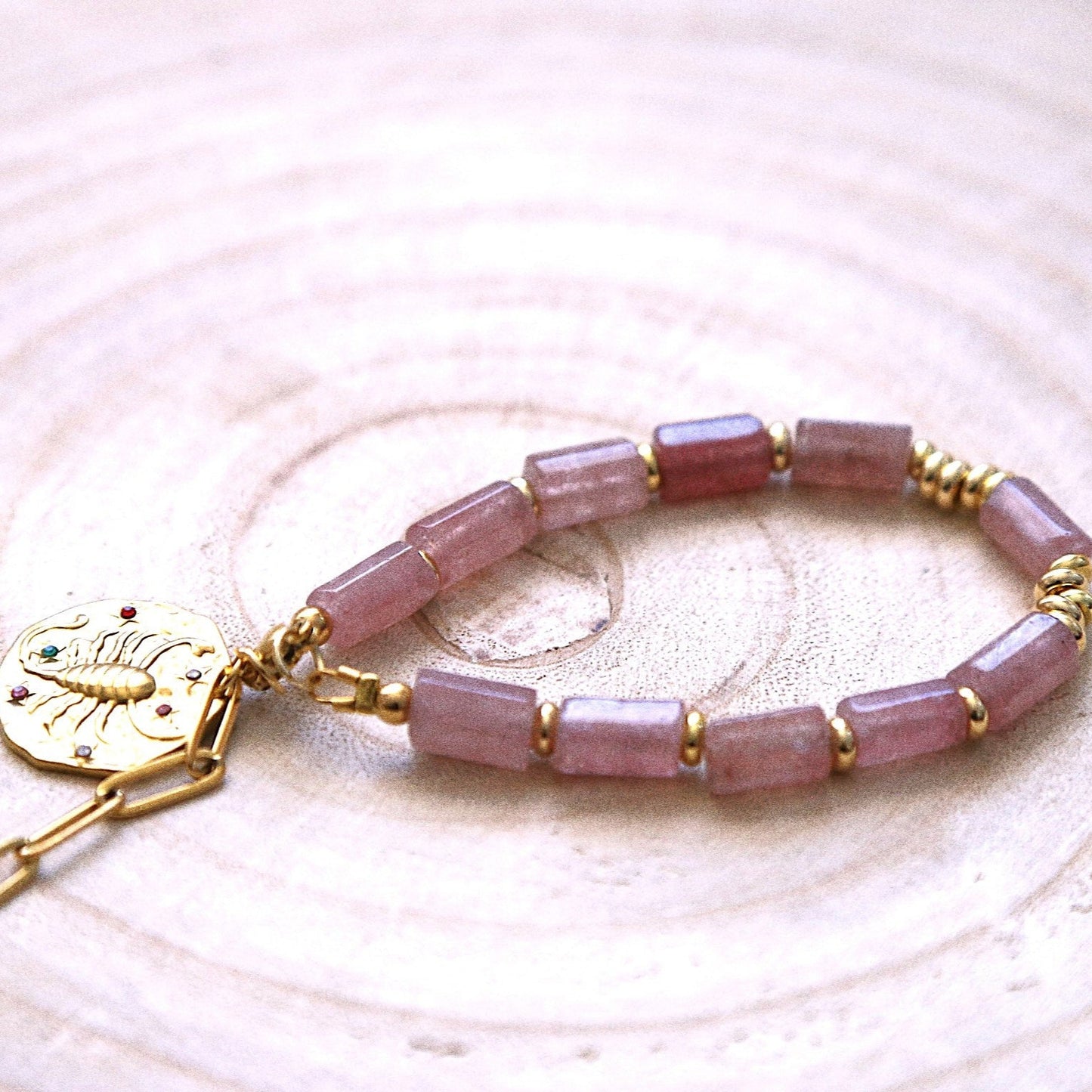 Bracelet talisman pierre totem Grenat - Médaille Scorpion