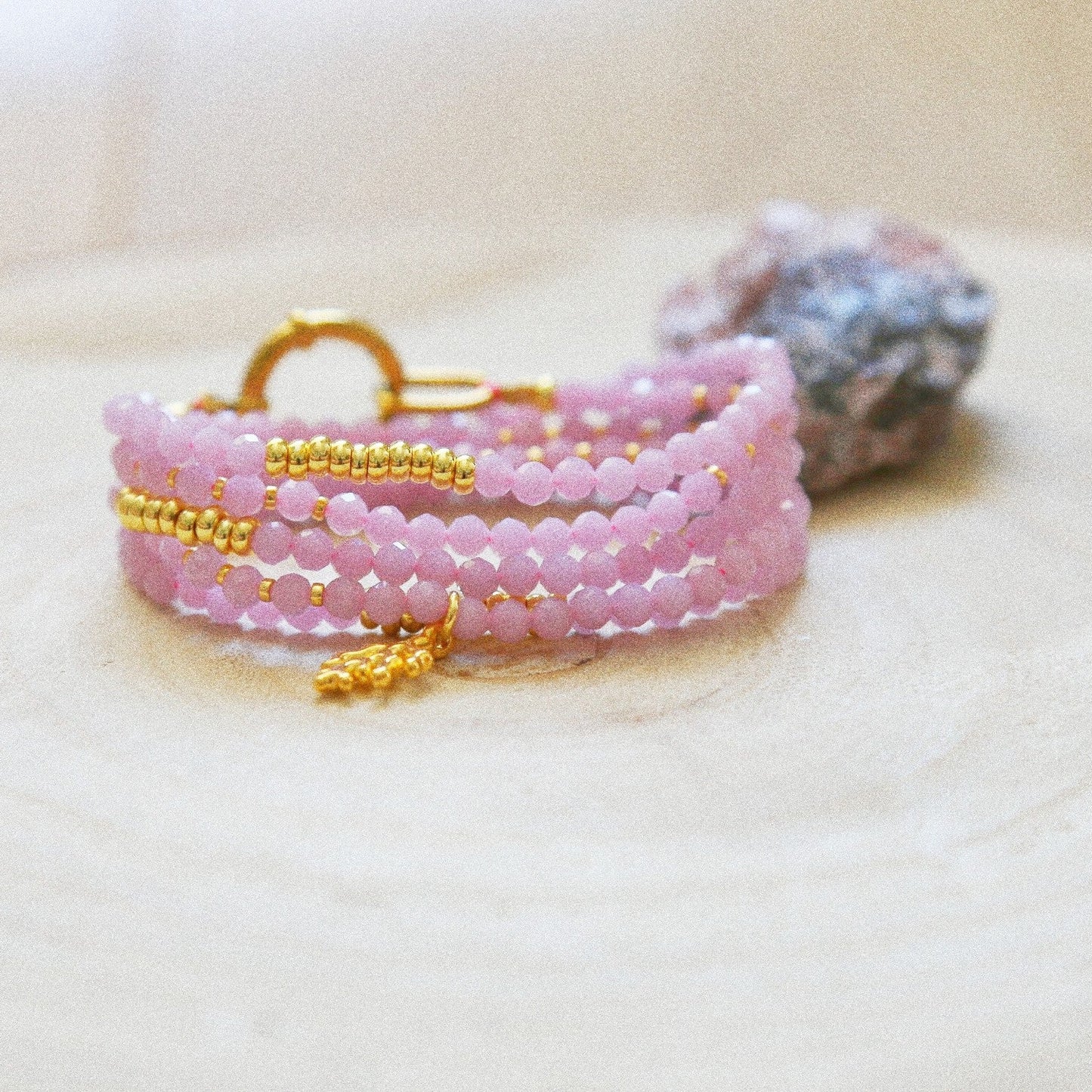 Bracelet Été Luminescent – Quartz Violet et Corail Doré