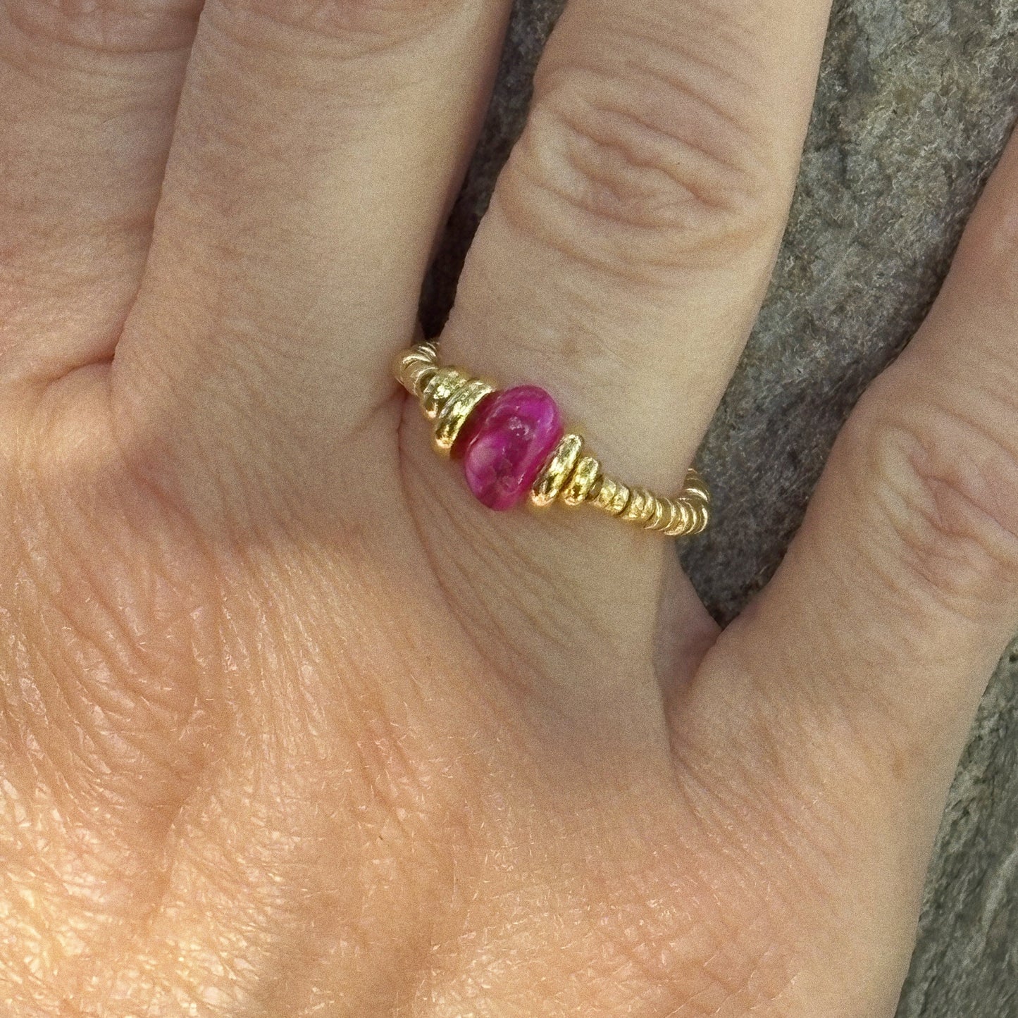 Bague talisman – coquillage fuchsia