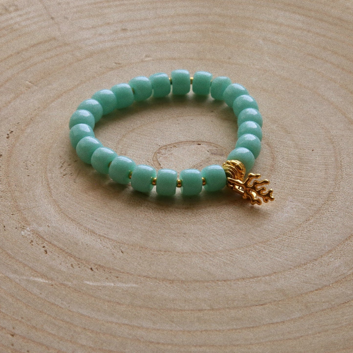 Bracelet Talisman Bleu ou Blanc – Éclats marins & Corail doré