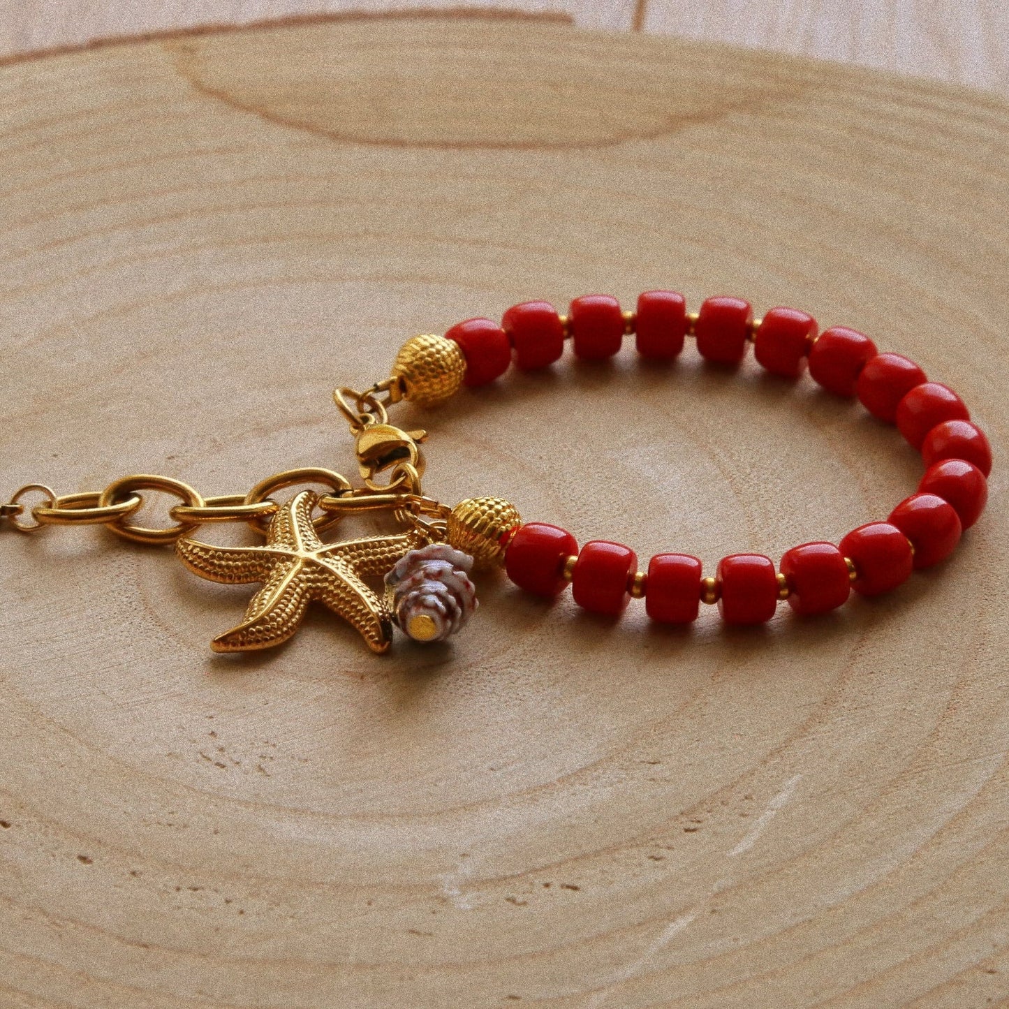 Bracelet Talisman Rouge Passion – Étoile de mer & Coquillage