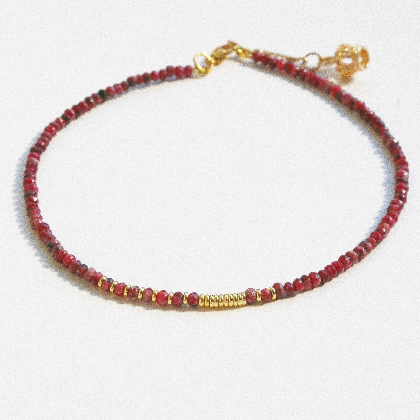 Collier Henriette 2-7 – Agate Teintée Pourpre & Couronne Dorée