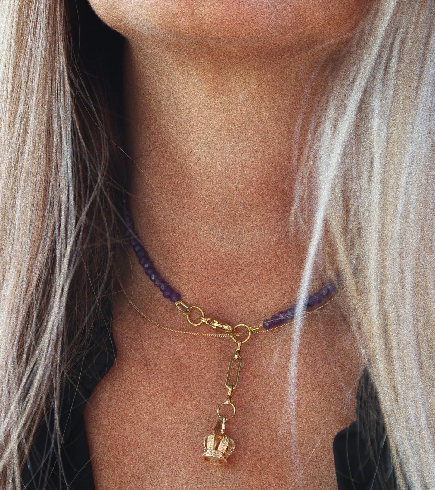 Collier Henriette 2-7 – Améthyste & Couronne Dorée