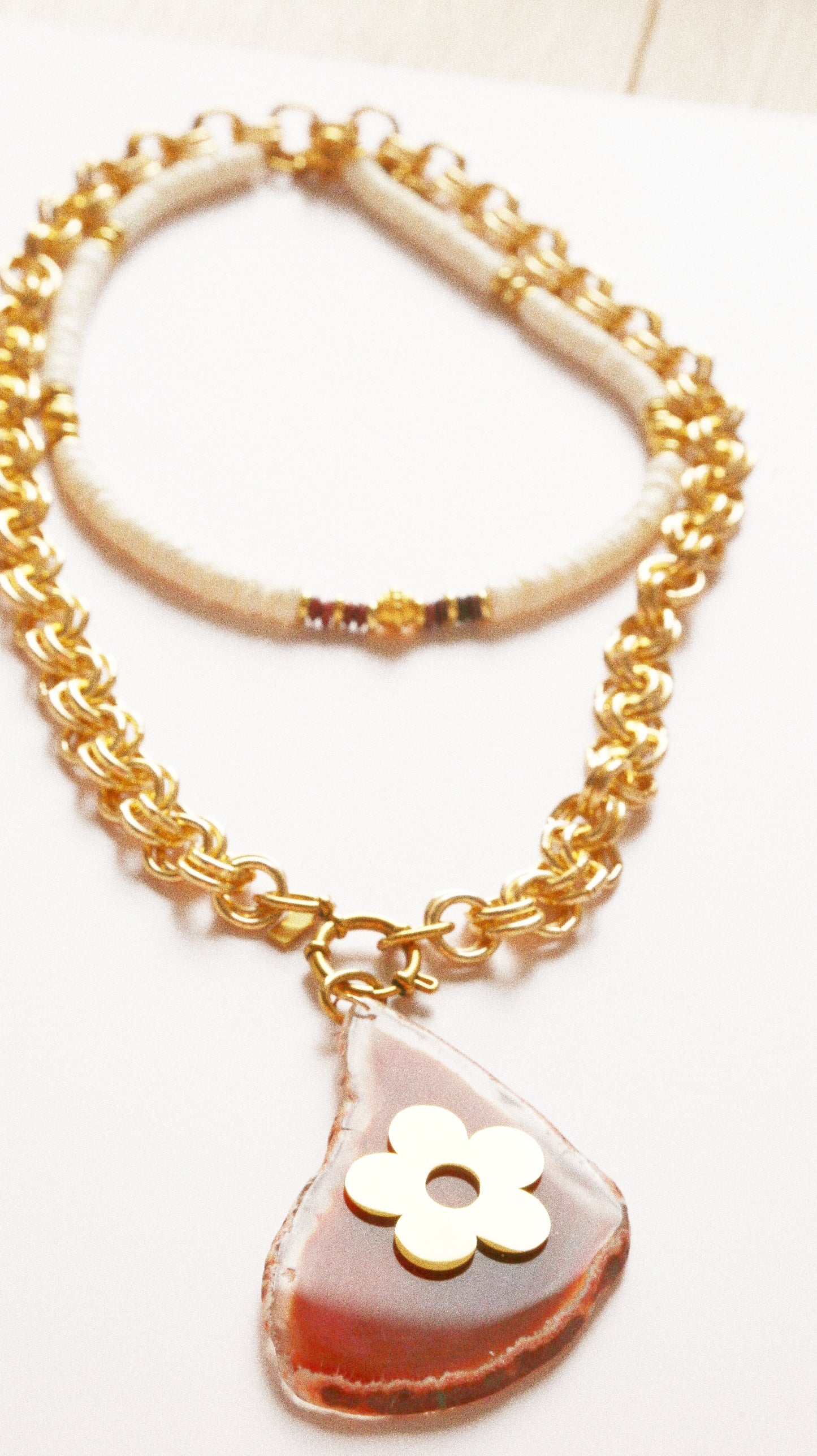 Collier Henriette – Agate & Fleur d’Acier