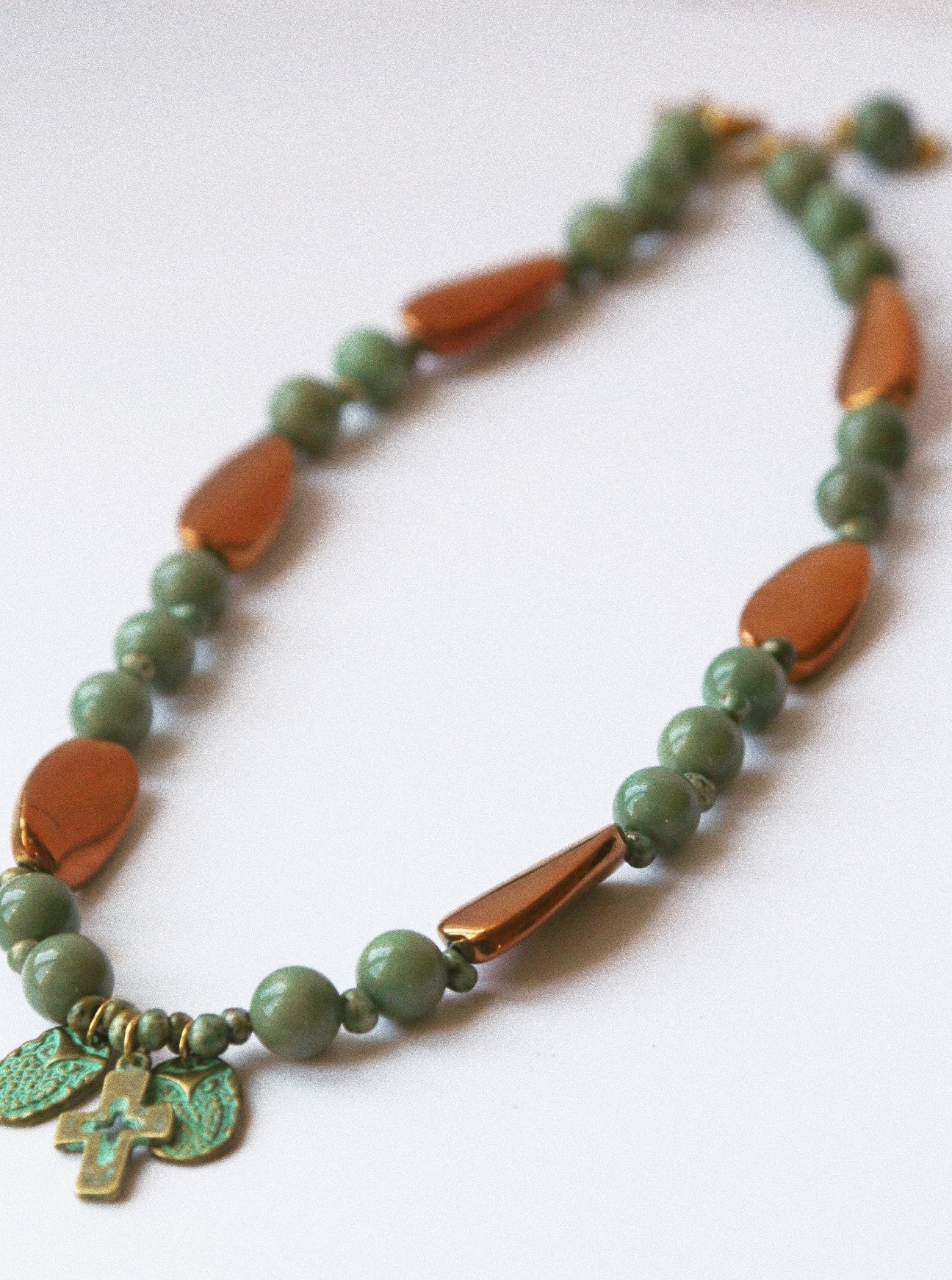Collier “Gardiennes de la Caverne”
