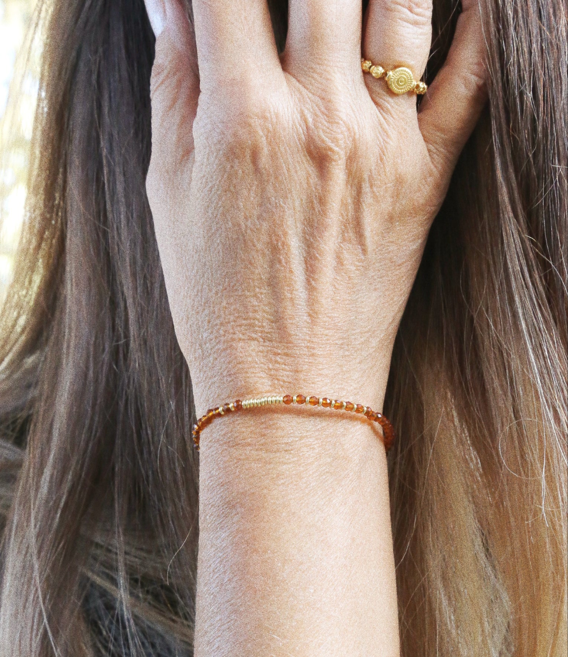 Bracelet Baby H – Perles de Verre Couleur Miel