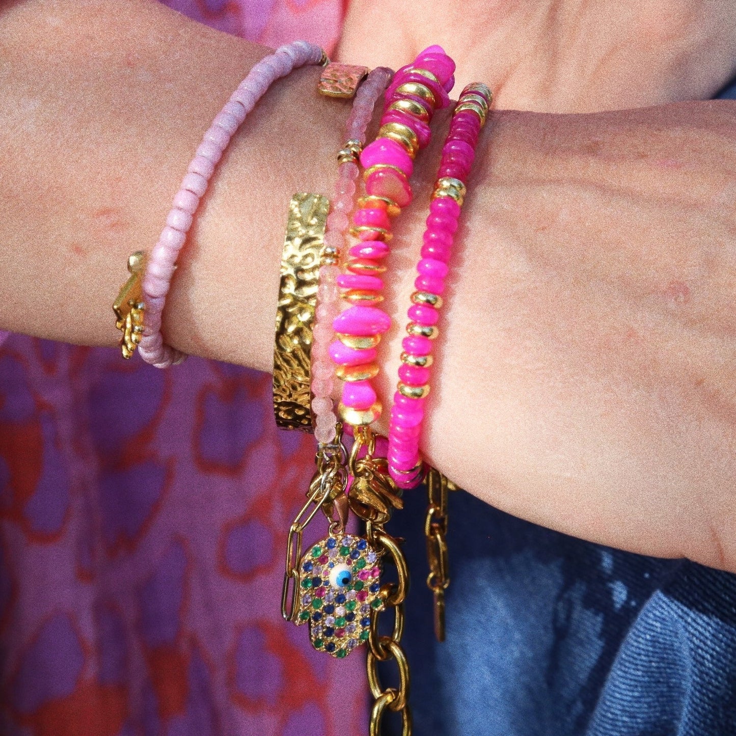 Bracelet Talisman en Agate Fuchsia – Médaille Gémeaux