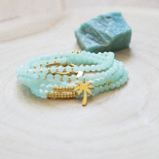 Bracelet Été Luminescent – Quartz Bleu & Palmier Doré