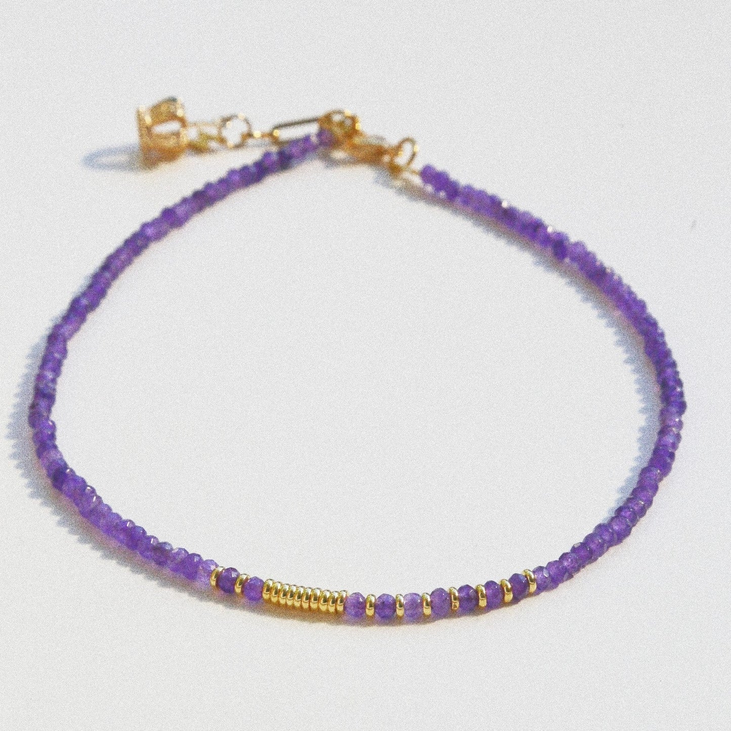 Collier Henriette 2-7 – Améthyste & Couronne Dorée