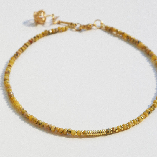 Collier Henriette 2-7 – Jaspe Teinté Jaune Moutarde & Couronne Dorée