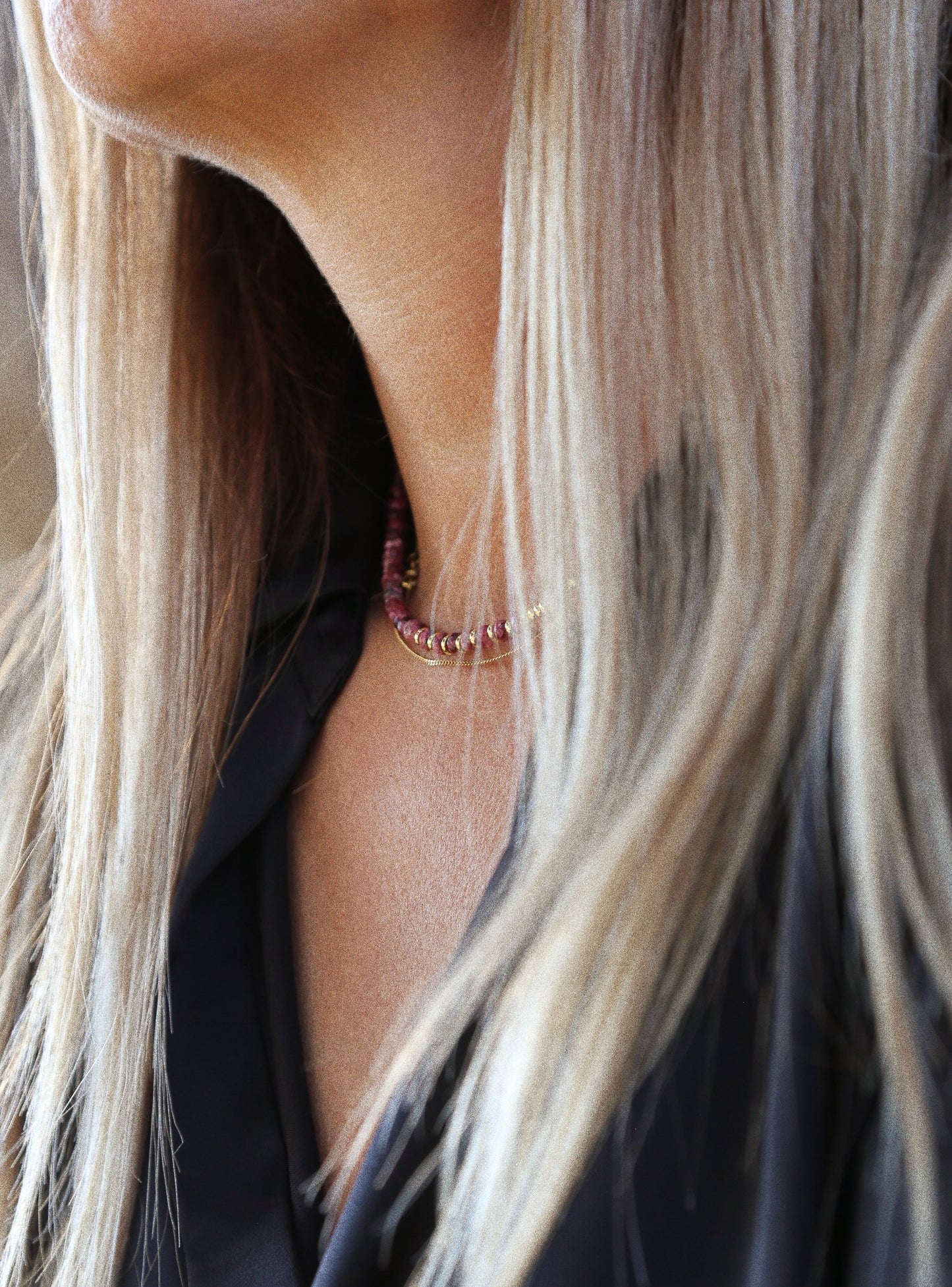 Collier Henriette 2-7 – Agate Teintée Pourpre & Couronne Dorée