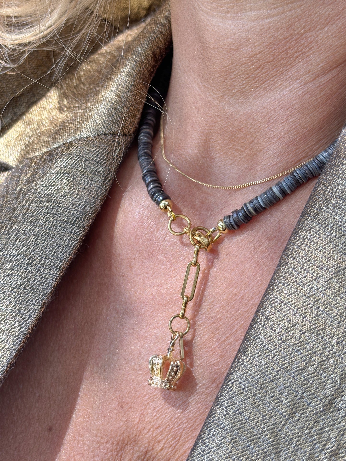 Collier Henriette 2-7 Queen – Coquillage Anthracite