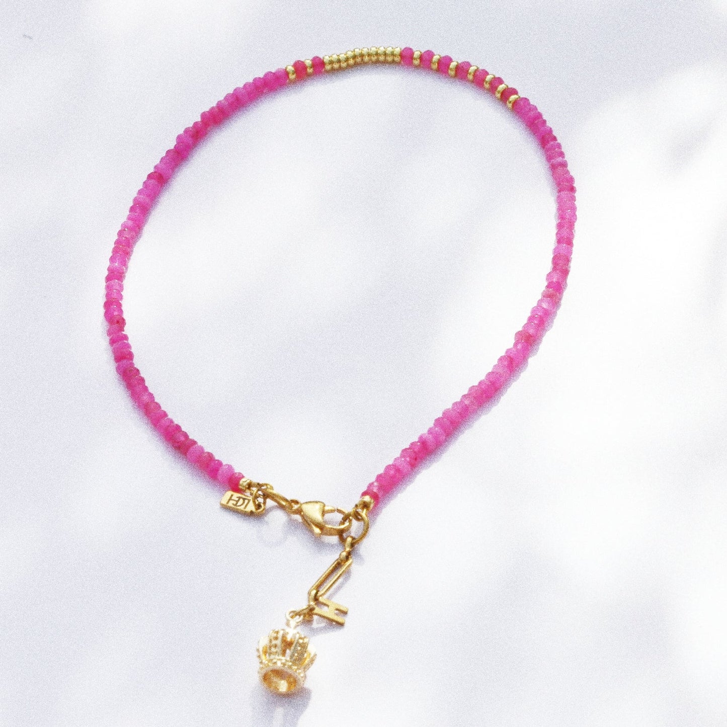 Collier Henriette 2-7 Queen – Agate teintée Fuchsia & Or 18K