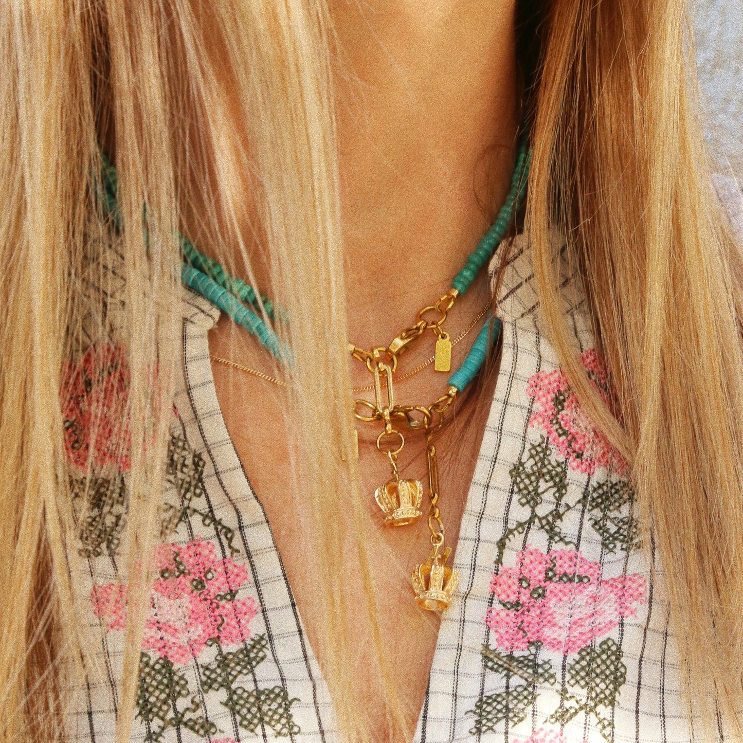 Collier Henriette 2-7 Queen – La Libre