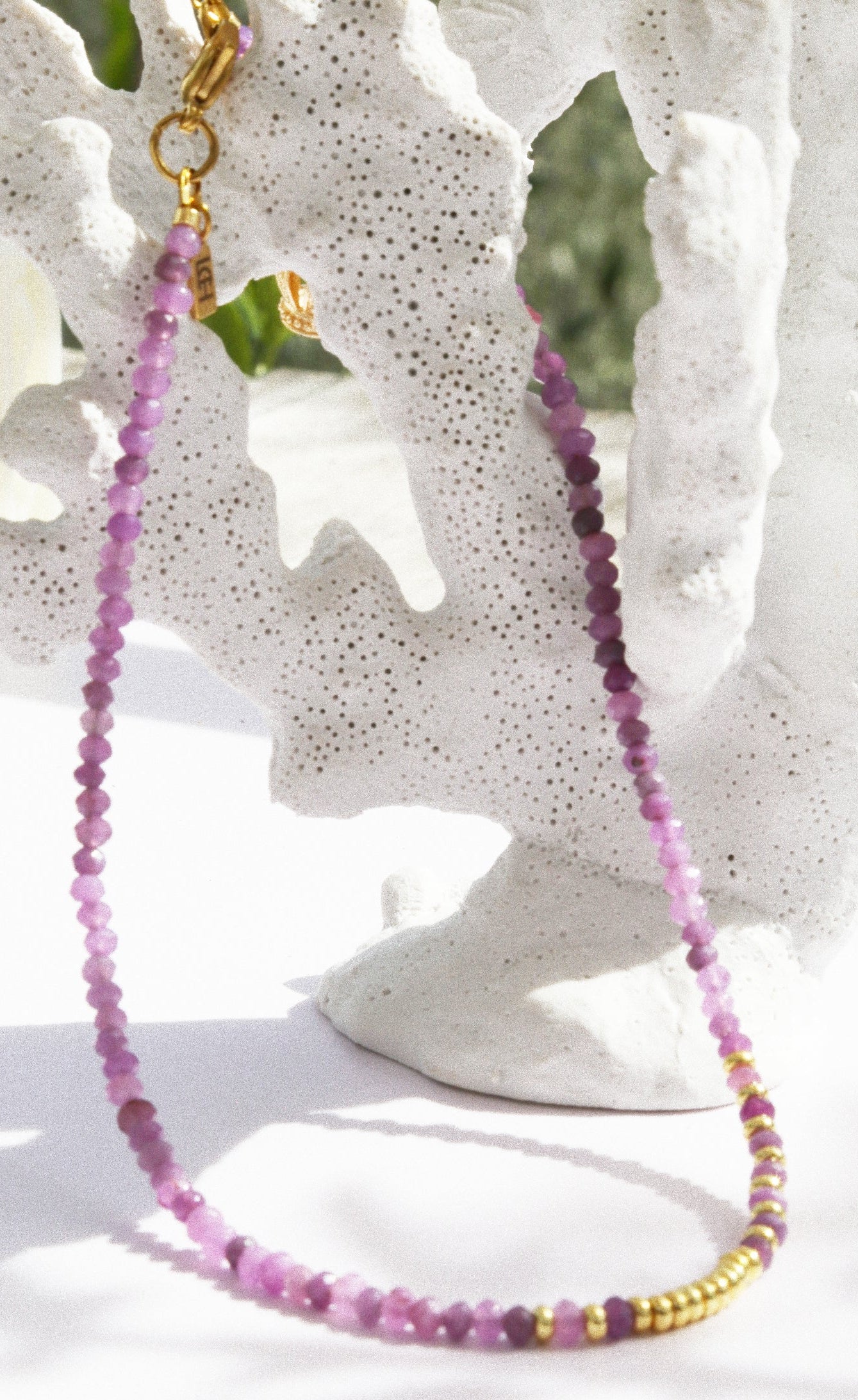 Collier Henriette 2-7 Queen – La Sage