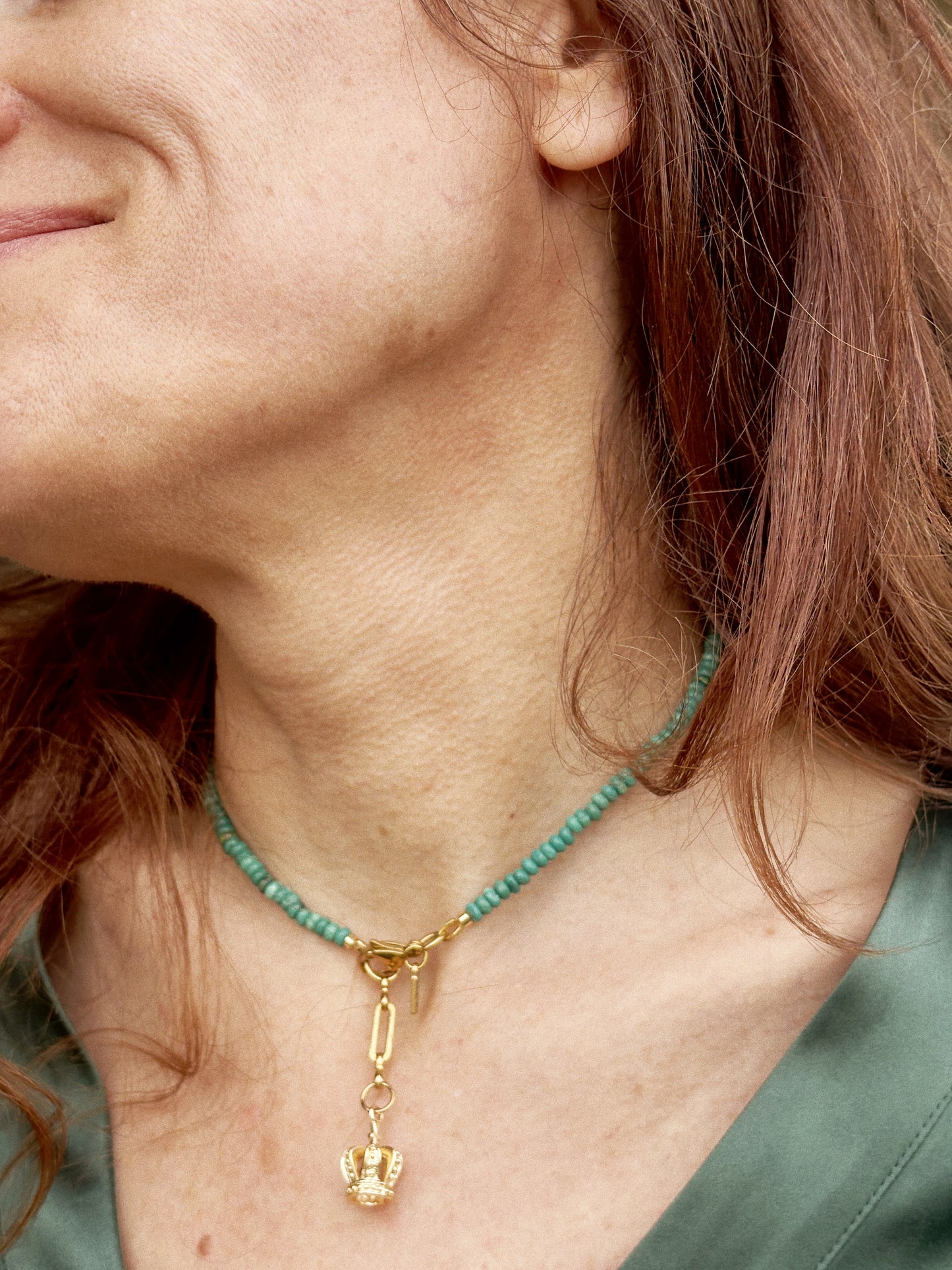 Collier Henriette 2-7 Queen – La libre